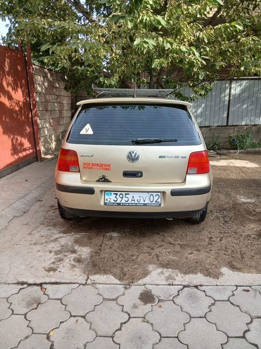 Продам гольф 4,2001 год