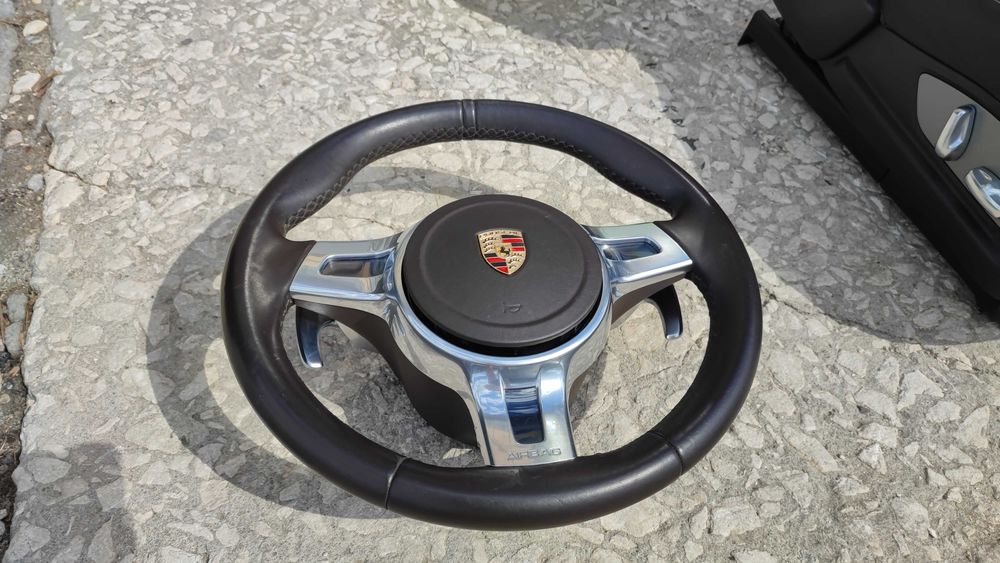 Спортен волан с бег airbag и пера Porsche Panamera 4s Порше Панамера