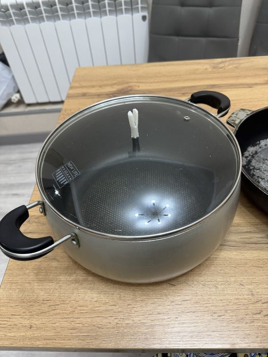 Кастрюля в подарок сковородка