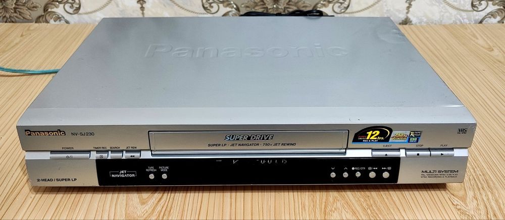 Видеомагнитафон Panasonic