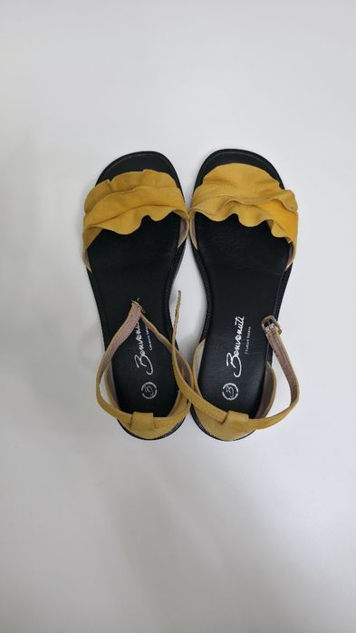 Sandale din piele intoarsa Benvenuti, galbene, marimea 38