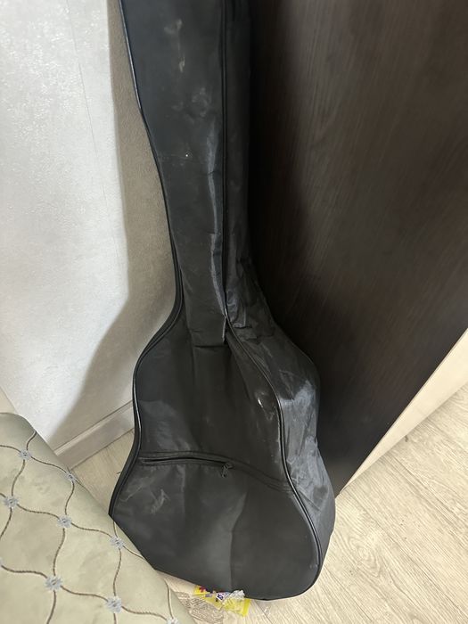 Акустическая гитара