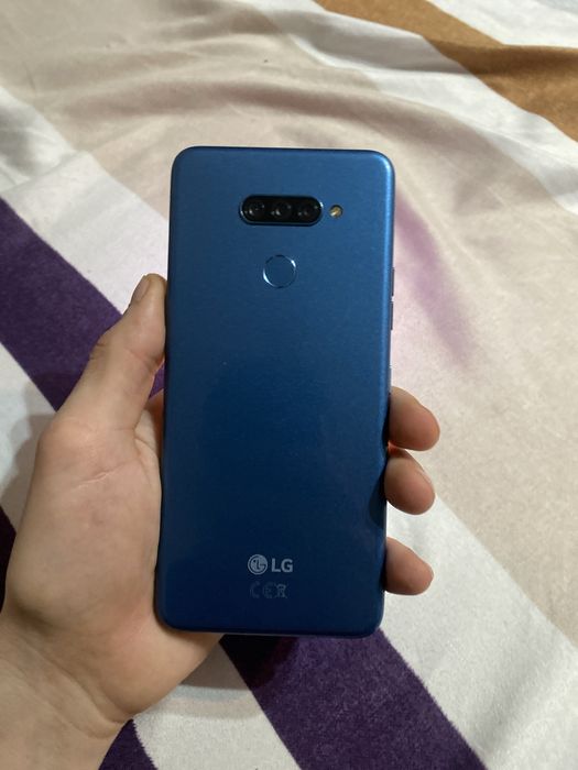 Lg k50s telefonu este impecabil