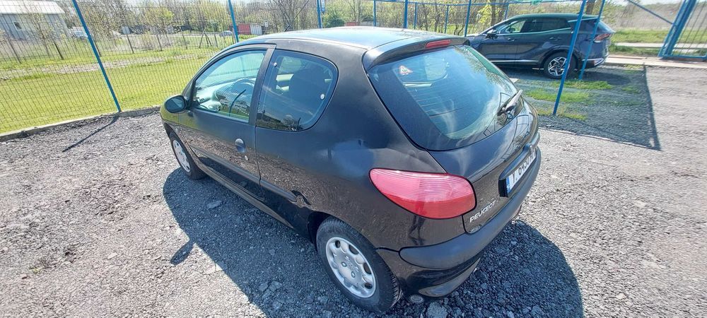 Peugeot 206 hatchback