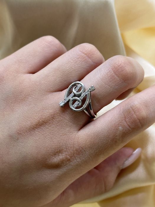 Золотое кольцо с бриллиантами