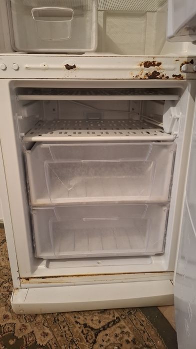 Холодильник Indesit