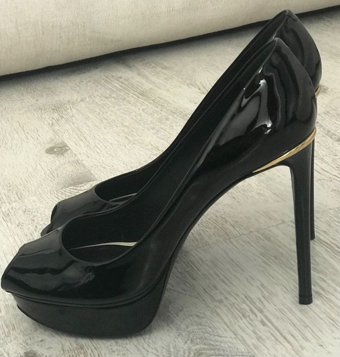Pantofi Louis Vuitton