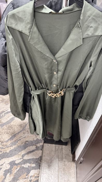 Сатенена туника в зелен цвят