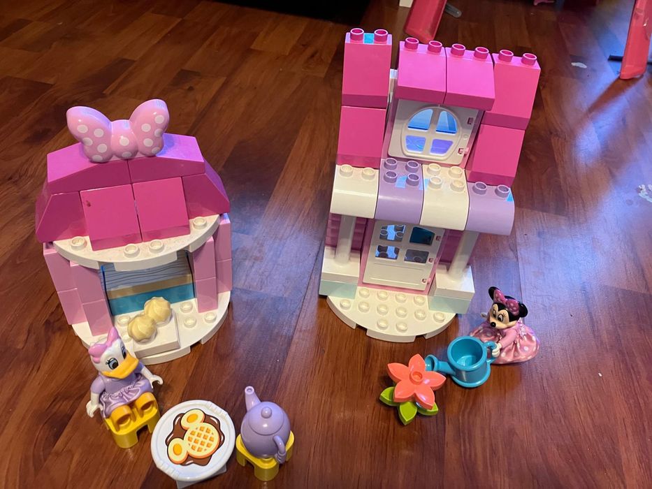 LEGO DUPLO Disney Minnie's House and Café 10942
