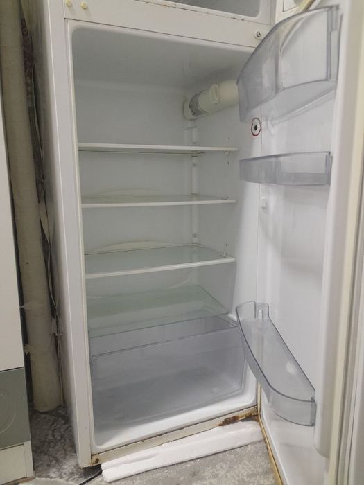 Холодильник продается