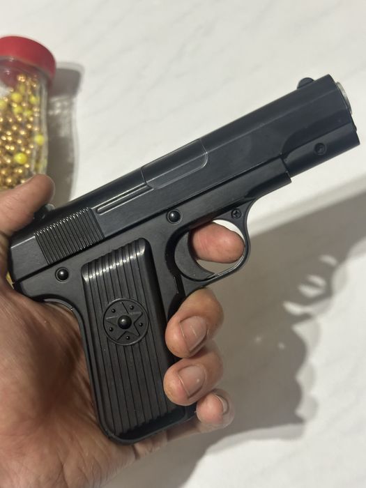 metal pistolet sotiladi