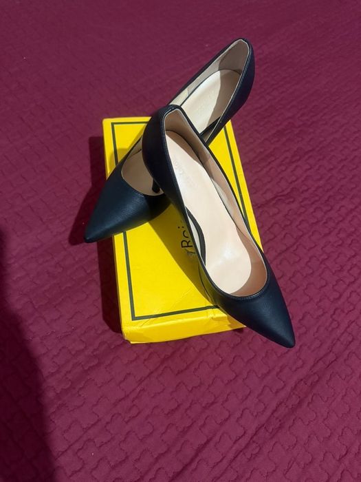 Продам туфли новые