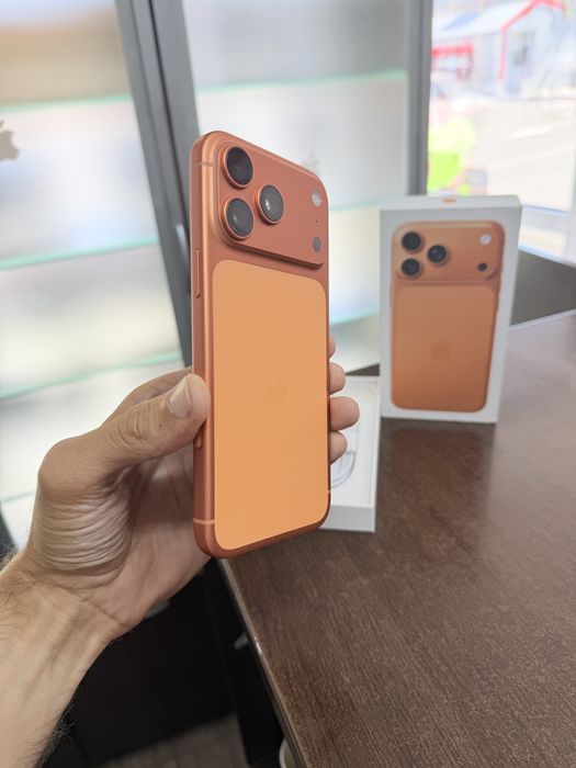 Vand Iphone 17 Pro Max 256Gb cosmic Orange impecabil