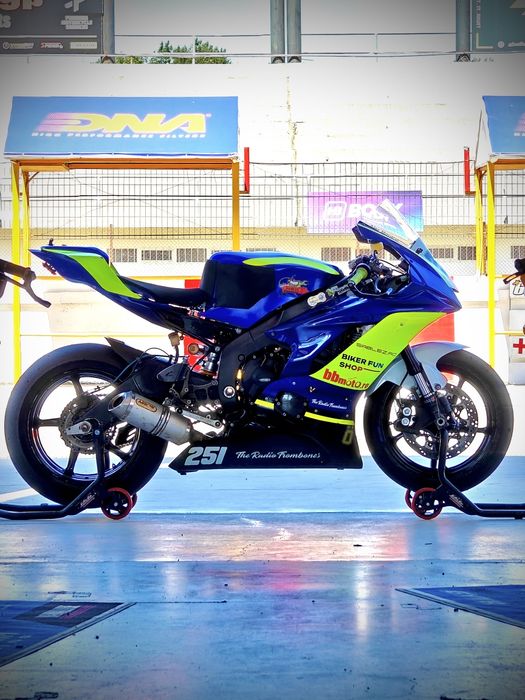 Yamaha R6 - RACE