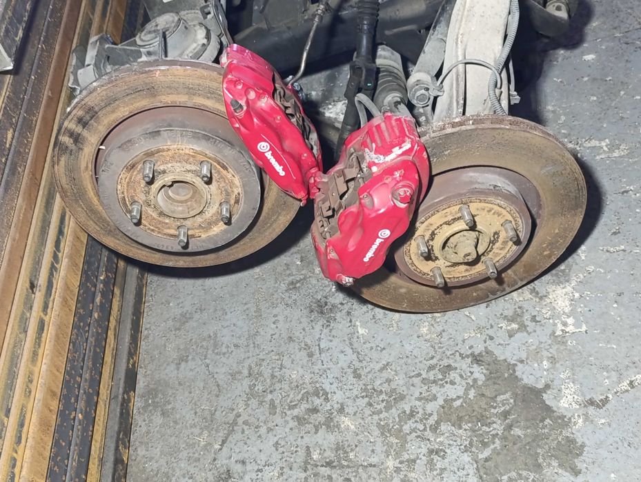 Тормоза перед зад SRT8 Jeep Grand Cherokee 6.1 WK1 04-10г