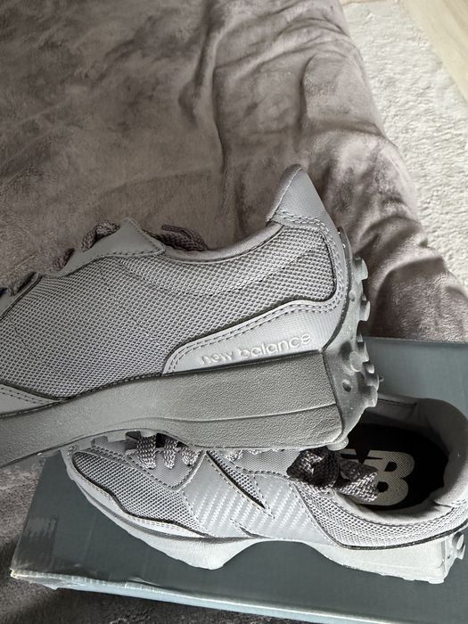 New Balance 327 culoare gri inchis marimea 37.5 noi originali