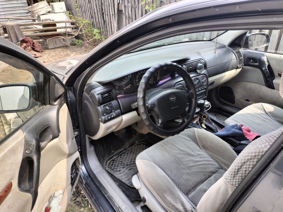 Продам Опель омега б 2.0.  1996г