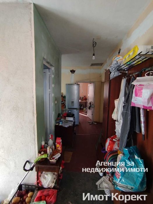 Имот Корект продава двуетажна къща в с.Тополово, обл. Пловдив