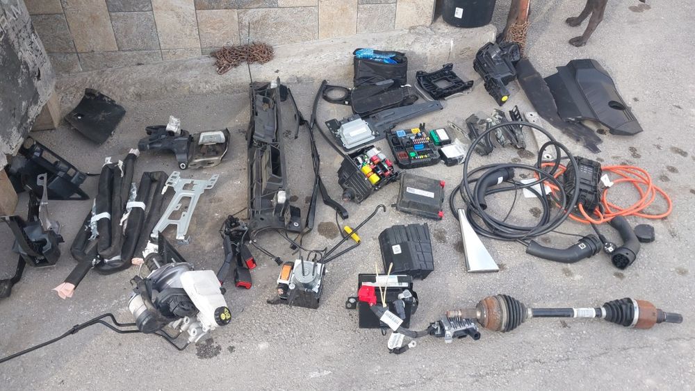 Peugeot 3008 1.6t hibrid 2023