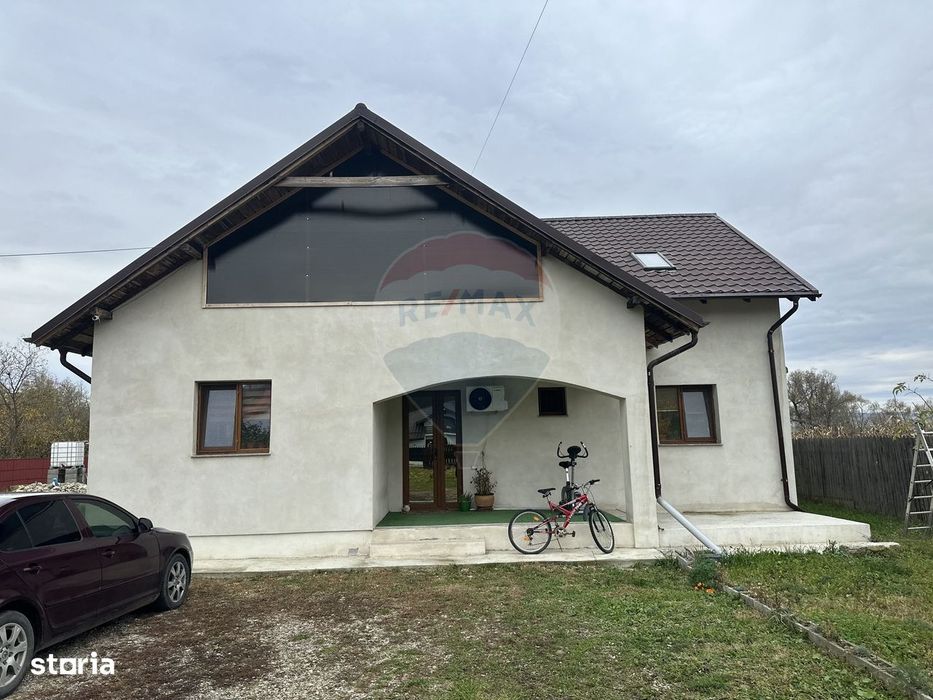 Casă / Vilă Girov Contesti