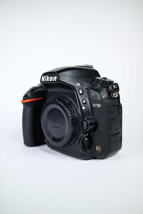 Фотоаппарат Nikon D750