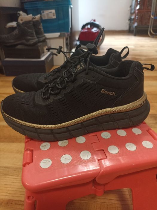 Adidași pentru fete in stare buna