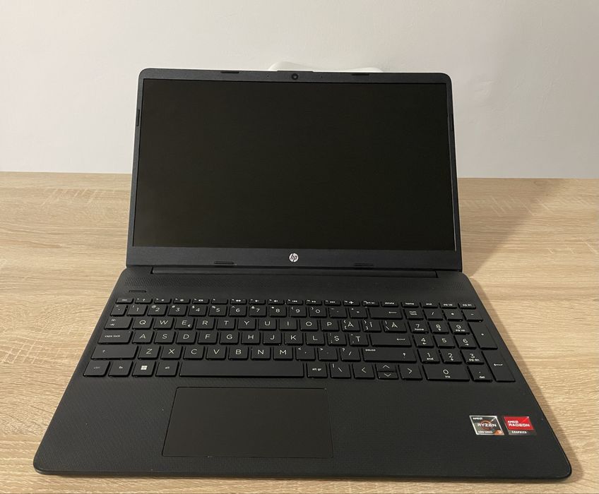 Laptop HP 15.6" - Ryzen 3 / 8GB RAM / SSD 512GB