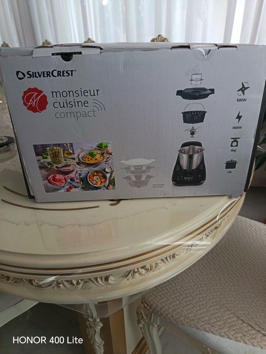 Robot multifuncțional