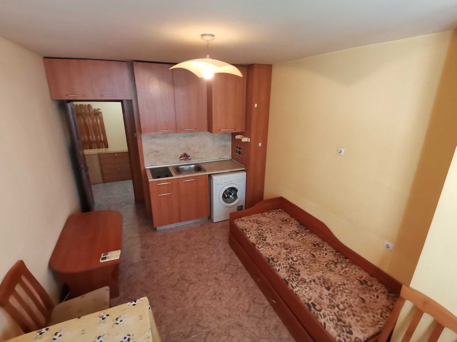 Дава се под наем Двустаен апартамент в Бургас, Възраждане - 60 кв.м за 255 € - Снимка #3