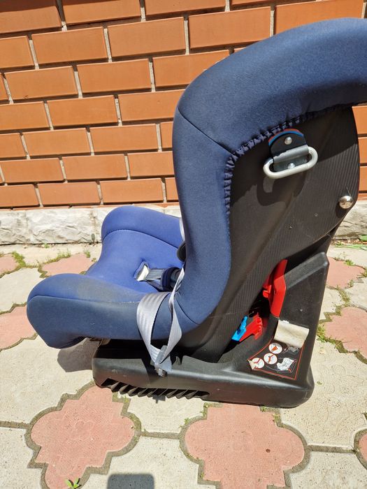 Продам детское автомобильное кресло б/у