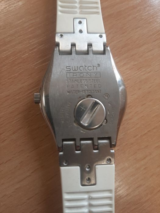 Ceas de damă Swatch Irony (Swiss Made) – Carcasă inox, detalii cristale

 Swiss Mad