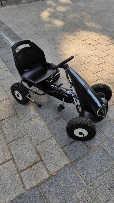 Детска количка с педали