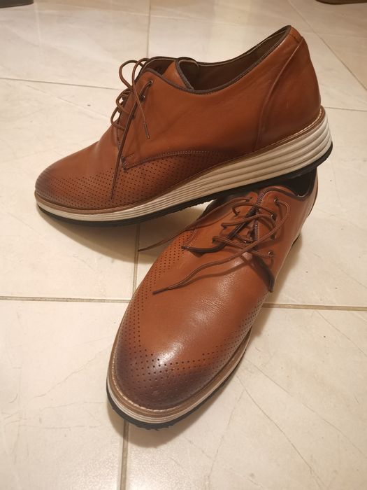 Два чифта обувки естествена кожа