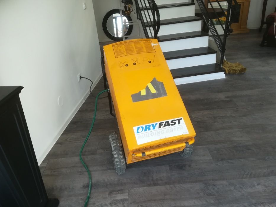 Inchiriem DEZUMIDIFICATOR / dezumidificatoare