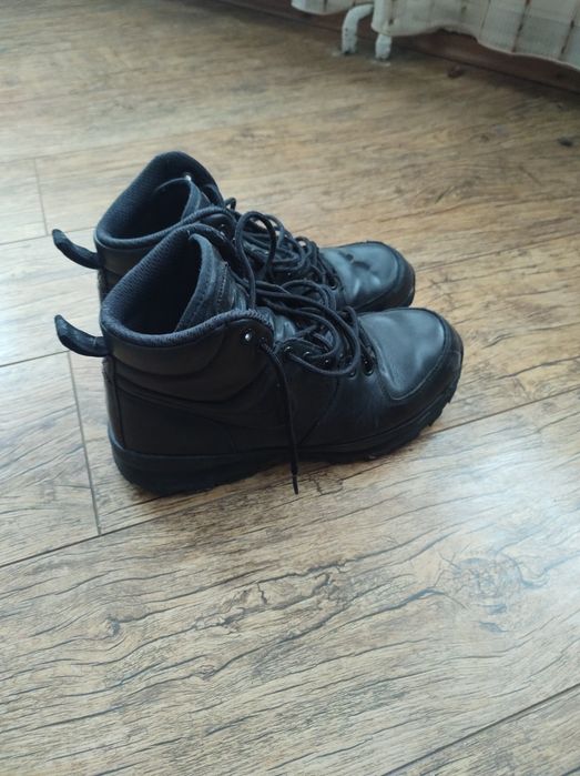 Vand ghete din piele Nike