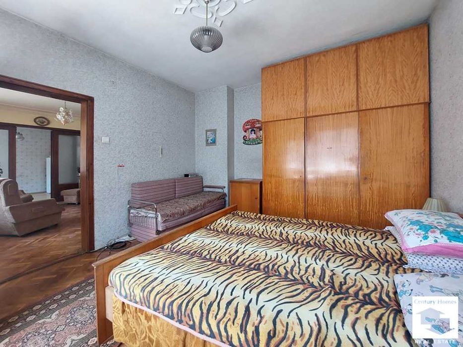 Продава се Многостаен апартамент в Велико Търново, Център - 127 кв.м за 1457 €/кв.м - Снимка #2