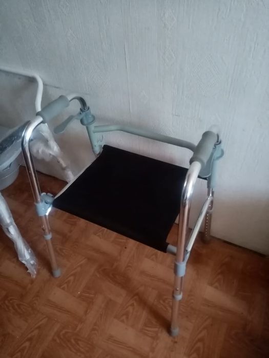 Продам стул-туалет Ortonica.