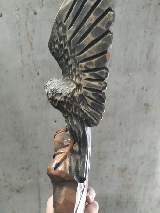 Продам статуэтку деревянную