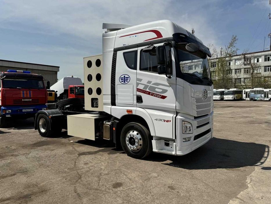 Тягач FAW JH6 на метан газ 4х2 12 шт газ балоны 2026 год