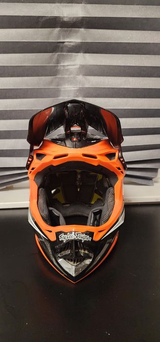 Casca TLD D4 carbon