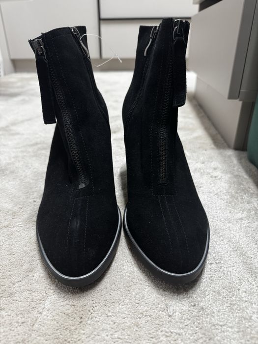 Нови удобни черни Боти