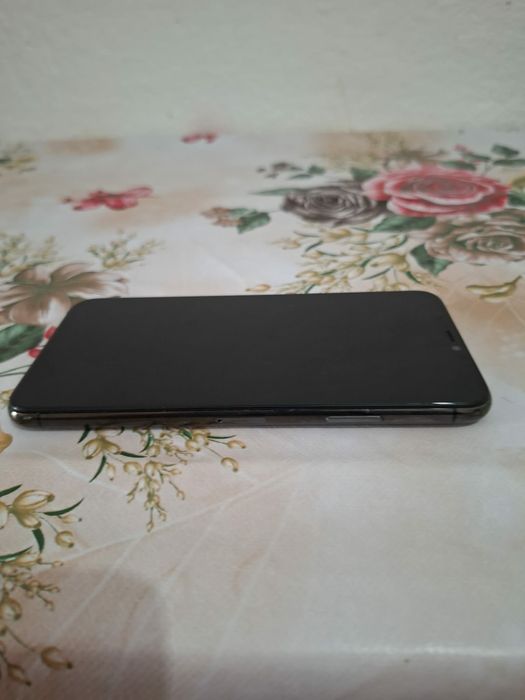 Vand sau schimb iphone 11 pro max si samsung a54