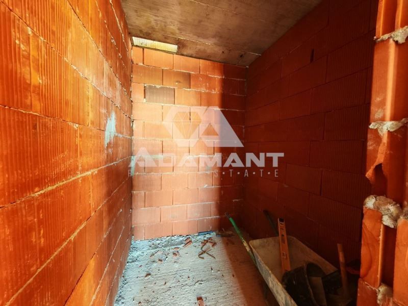 Продава се Двустаен апартамент в с. Казичене, Област София-град - 98 кв.м за 835 €/кв.м - Снимка #3