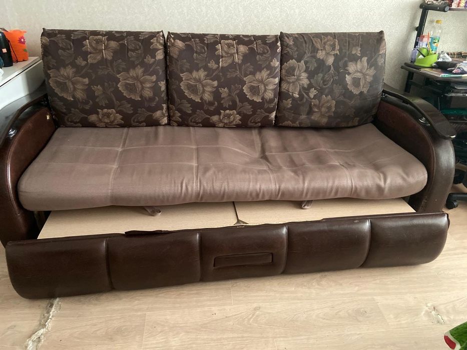Продам Диван 210 на 220