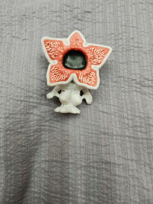 Фигурки очень странные дела