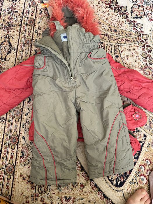 Куртка для девочек, даром…………………………………………………………………………………………………………………..