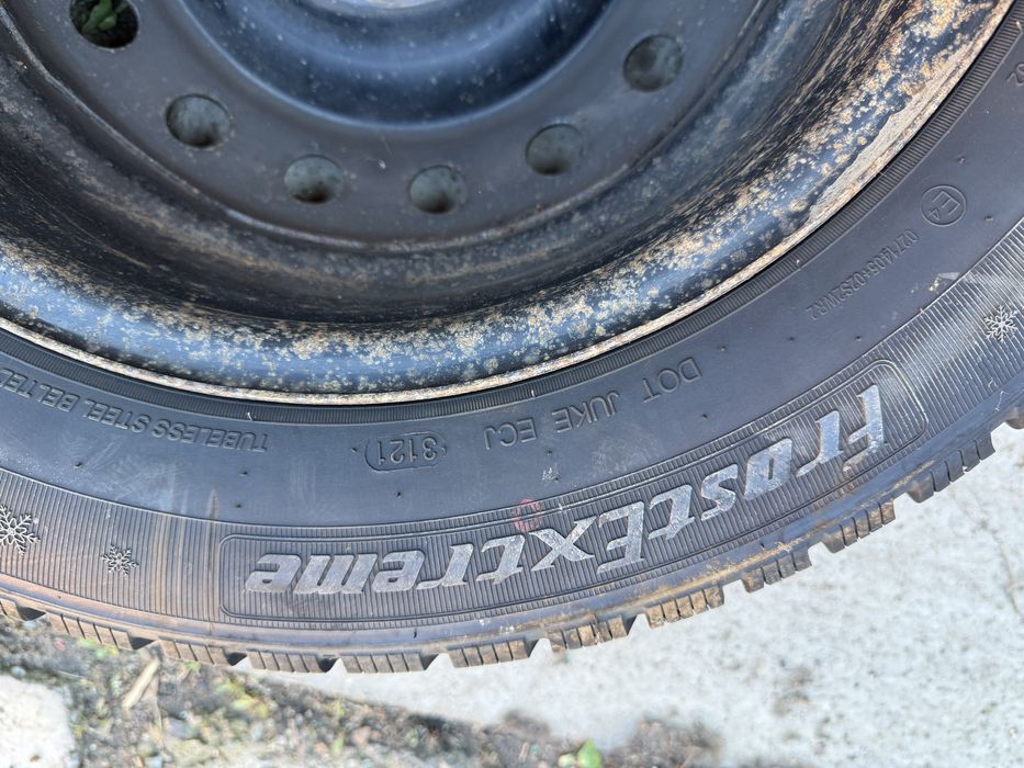 Продам резину 215 / 60  /16