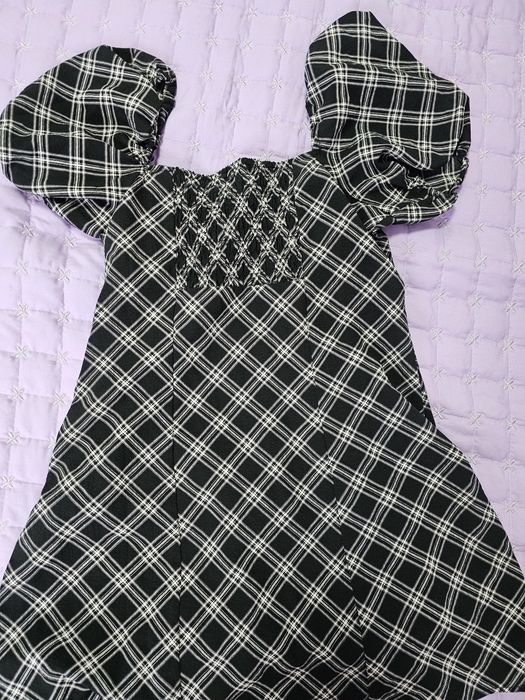 Различни дамски рокли