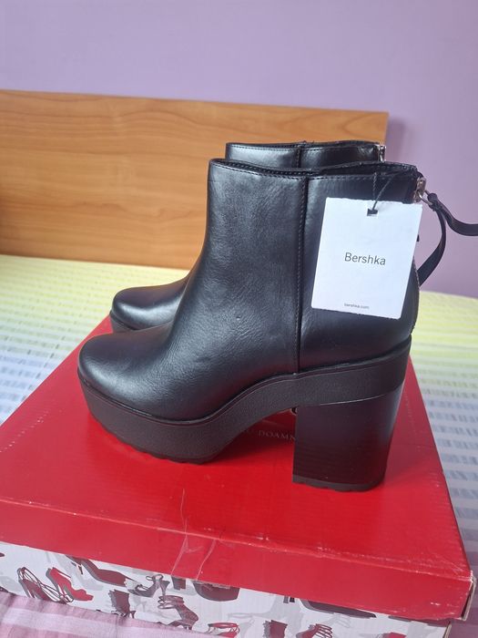 Vând Ghete Damă Bershka Piele Naturala Mărimea 38 Noi