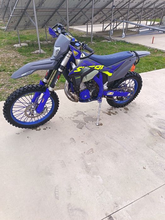 Se vinde sherco 250